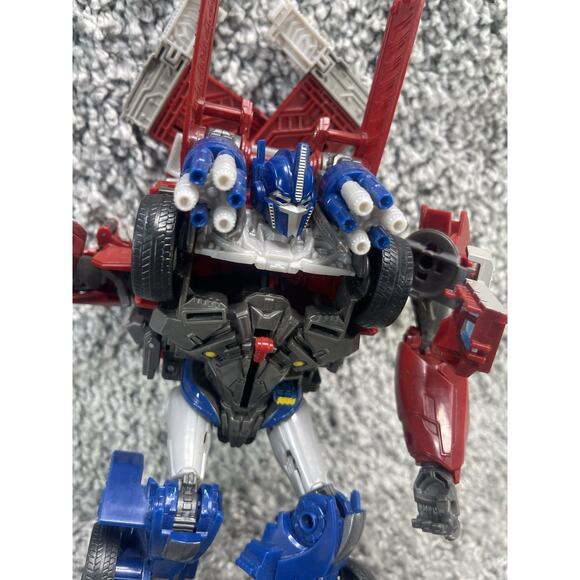 Transformers Prime Optimus Prime Autobot Figure 6” Changing To Vehicle Toys - Picture 3 of 9